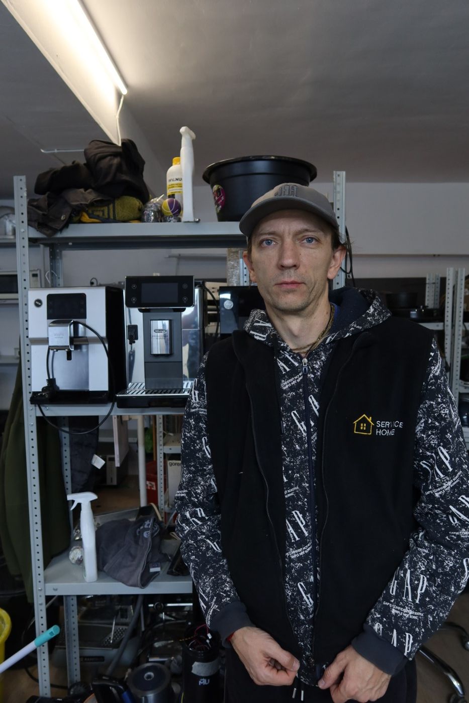 Мастер Service Home в мастерской
